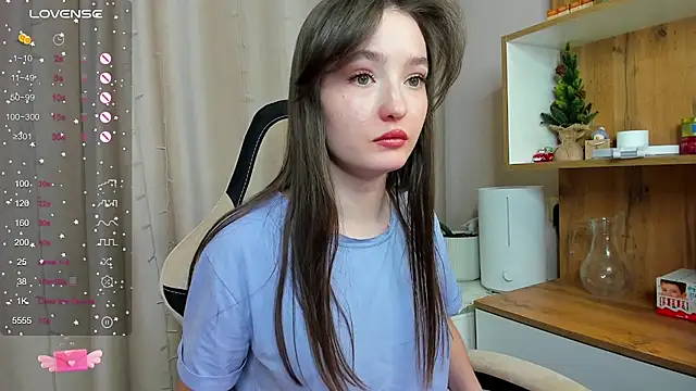 Fairyy Moon online show from 1, 2, 2025