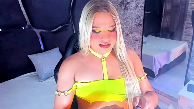 Elody Preysler69 online show from 10, 10, 2025