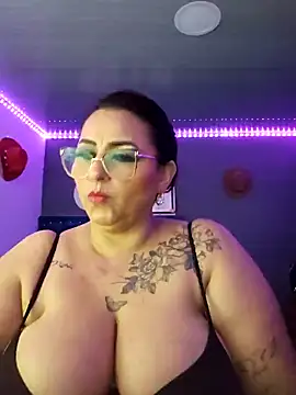 Ivonnee   online show from 11, 12, 2024