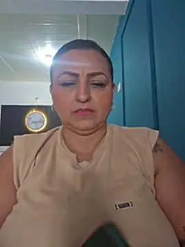 Ivonnee   online show from 4, 12, 2025