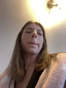 Mia Ethan online show from 28, 1, 2025