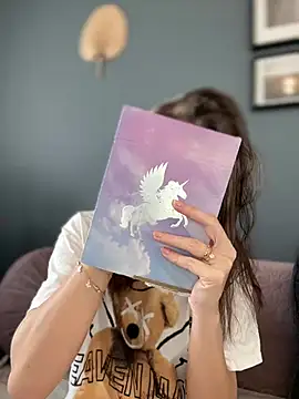 Mia Ethan online show from 22, 3, 2025