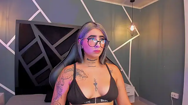 Alahia Dangelo online show from 22, 9, 2025