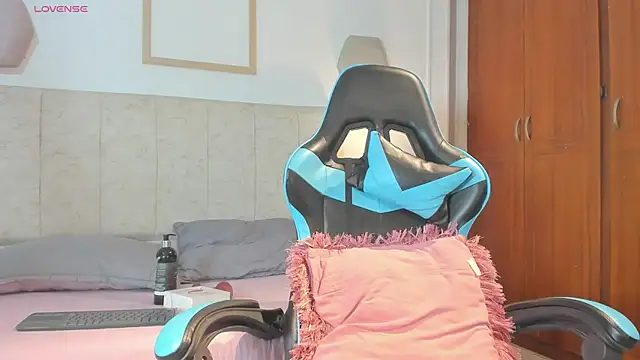  maria foxx  online show from 9, 4, 2026