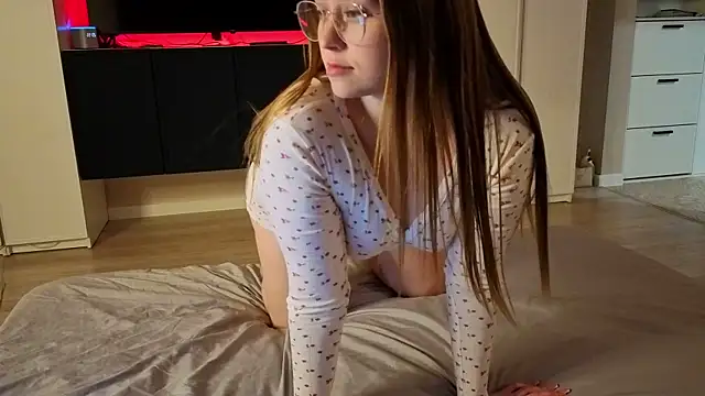 Snapshot of endlesssoffi chatting on 17, 10, 2025 endlesssoffi online show from 17, 10, 2025