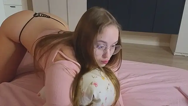 Snapshot of endlesssoffi chatting on 1, 12, 2025 endlesssoffi online show from 1, 12, 2025