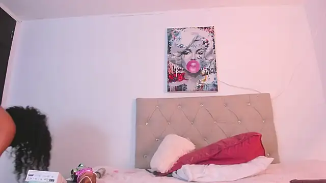 Milkdulce1 online show from 21, 2, 2025