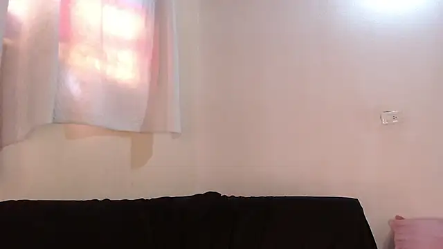 Snapshot of maraa_lee chatting on 10, 10, 2025 maraa lee online show from 10, 10, 2025