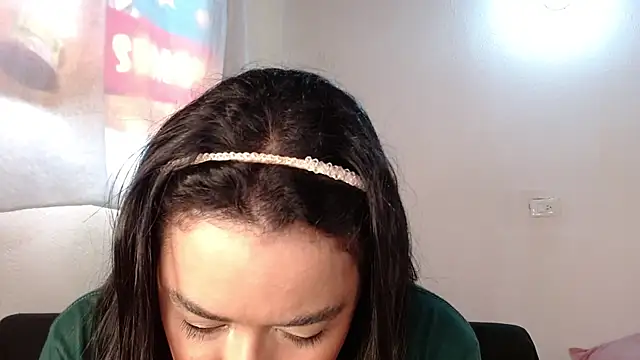 Snapshot of maraa_lee chatting on 21, 10, 2025 maraa lee online show from 21, 10, 2025
