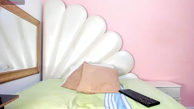 Ally Parkeer  online show from 27, 2, 2025