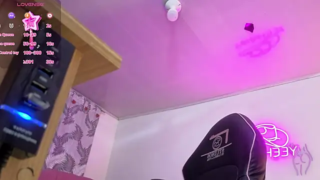 Laylafoxy tay online show from 10, 2, 2026