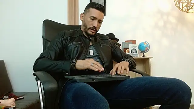 Reiko 85  online show from 14, 2, 2025