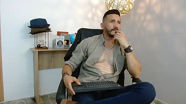 Reiko 85  online show from 24, 2, 2025