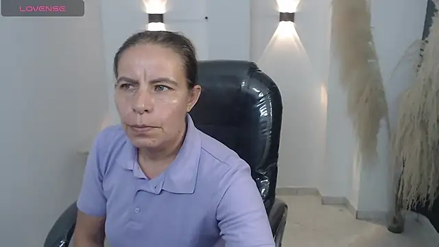 Milf karlye online show from 19, 12, 2025