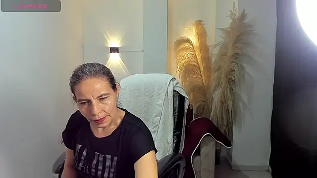 Snapshot of Milf_karlye chatting on 13, 6, 2026 Milf karlye online show from 13, 6, 2026