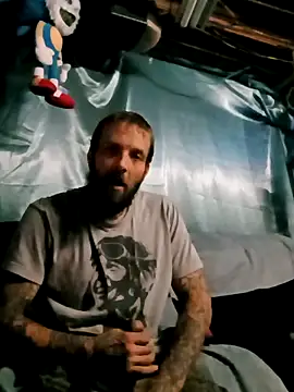 Snapshot of Whipit323 chatting on 20, 12, 2025 Whipit323 online show from 20, 12, 2025