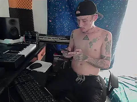 Snapshot of patrik_tattoo_ chatting on 6, 1, 2025 patrik tattoo online show from 6, 1, 2025