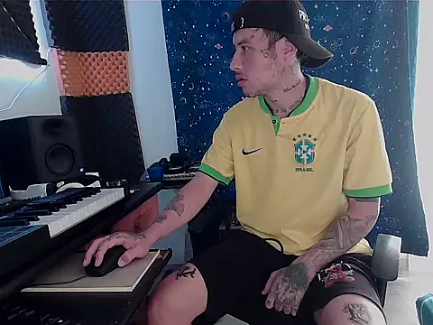 Snapshot of patrik_tattoo_ chatting on 9, 2, 2025 patrik tattoo online show from 9, 2, 2025