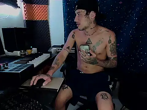 Snapshot of patrik_tattoo_ chatting on 25, 2, 2025 patrik tattoo online show from 25, 2, 2025