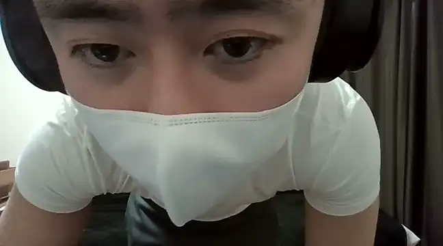 Snapshot of YU-KI00 chatting on 18, 3, 2025 YU-KI00 online show from 18, 3, 2025