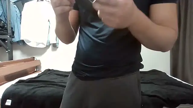 Snapshot of YU-KI00 chatting on 3, 10, 2025 YU-KI00 online show from 3, 10, 2025