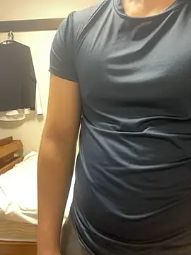 Snapshot of YU-KI00 chatting on 28, 10, 2025 YU-KI00 online show from 28, 10, 2025