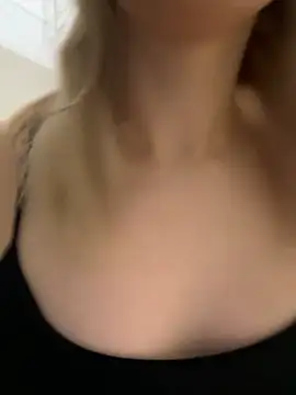 Snapshot of Eva_Millss chatting on 15, 12, 2024 Eva Millss online show from 15, 12, 2024