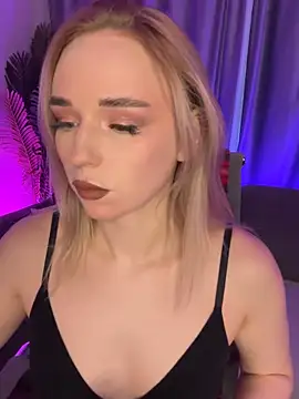 Snapshot of Eva_Millss chatting on 5, 1, 2025 Eva Millss online show from 5, 1, 2025