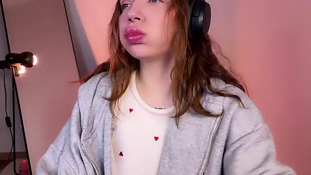 PaulaPratt online show from 22, 2, 2025