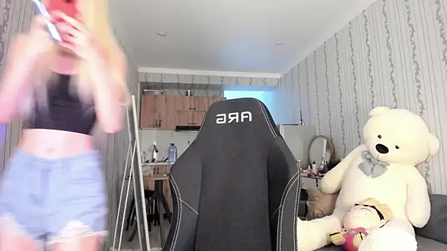 Velvetsky 1 online show from 15, 2, 2026