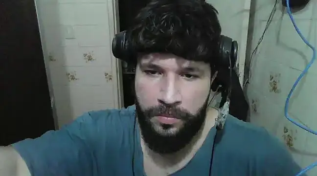 Snapshot of Cauan-t chatting on 5, 1, 2025 Cauan-t online show from 5, 1, 2025