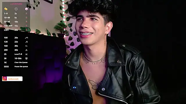 LyleBennett  online show from 30, 1, 2025