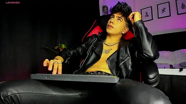 LyleBennett  online show from 6, 8, 2026