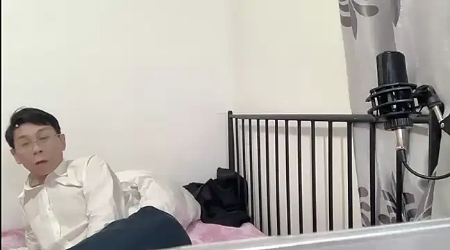 Snapshot of TGH521 chatting on 10, 1, 2025 TGH521 online show from 10, 1, 2025