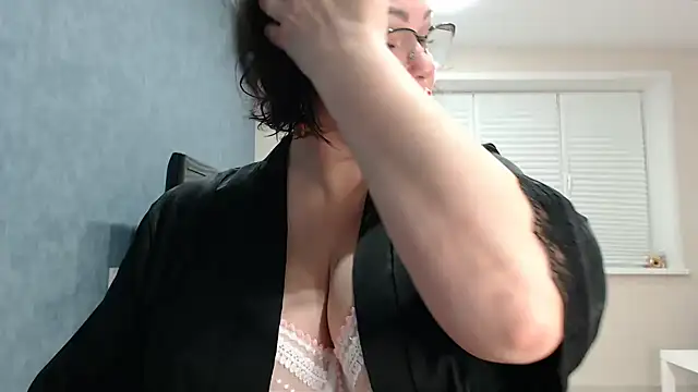 Nora Star online show from 1, 11, 2025