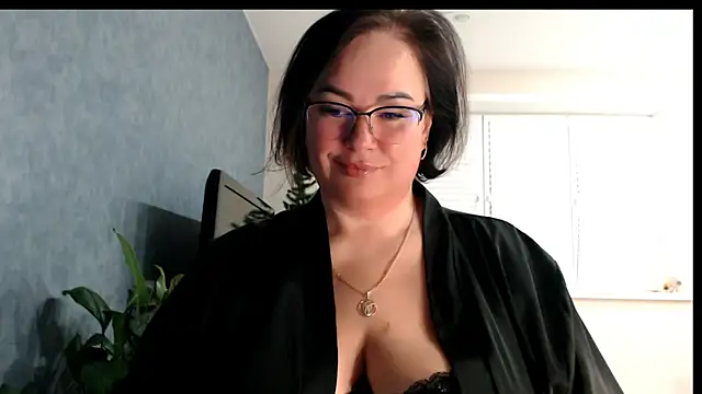 Nora Star online show from 21, 12, 2025