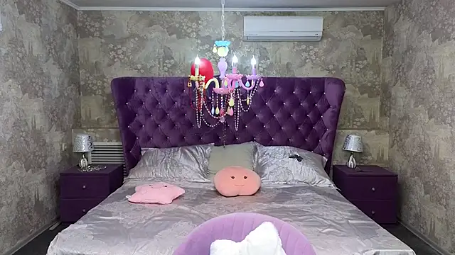 Nika Kitten online show from 4, 3, 2025