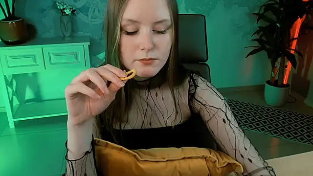 VivienLeeigh online show from 11, 2, 2025