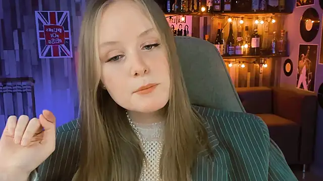 VivienLeeigh online show from 20, 2, 2025