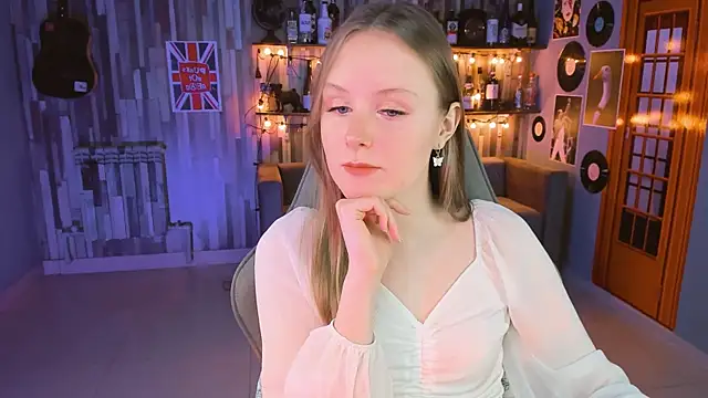 VivienLeeigh online show from 18, 3, 2025