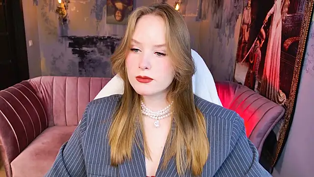 Snapshot of VivienLeeigh chatting on 4, 5, 2026 VivienLeeigh online show from 4, 5, 2026