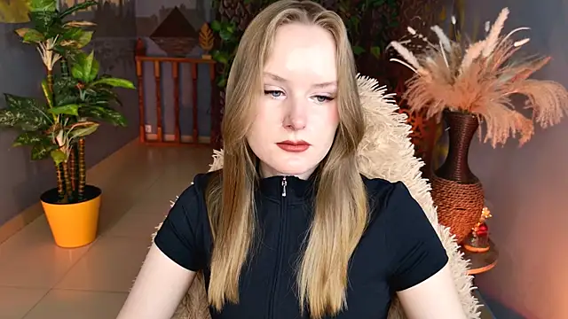 Snapshot of VivienLeeigh chatting on 13, 5, 2026 VivienLeeigh online show from 13, 5, 2026