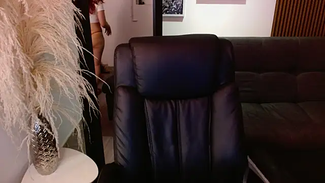 crimson tati  online show from 11, 1, 2025