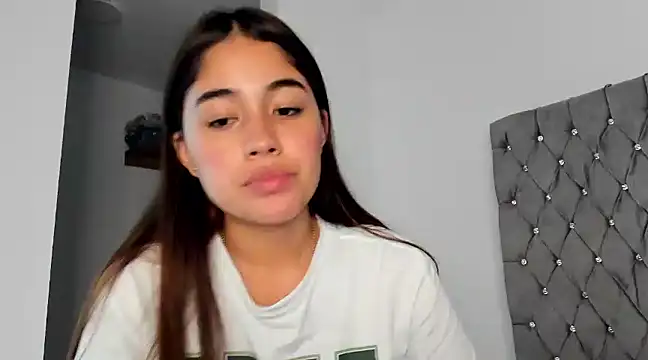 Snapshot of AriaMontgomery chatting on 13, 12, 2024 AriaMontgomery online show from 13, 12, 2024