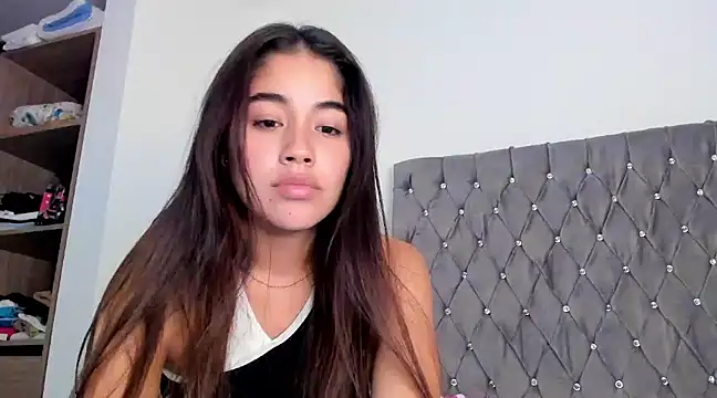 Snapshot of AriaMontgomery chatting on 17, 12, 2024 AriaMontgomery online show from 17, 12, 2024