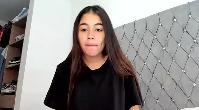 Snapshot of AriaMontgomery chatting on 17, 12, 2024 AriaMontgomery online show from 17, 12, 2024