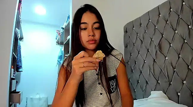 Snapshot of AriaMontgomery chatting on 20, 12, 2024 AriaMontgomery online show from 20, 12, 2024