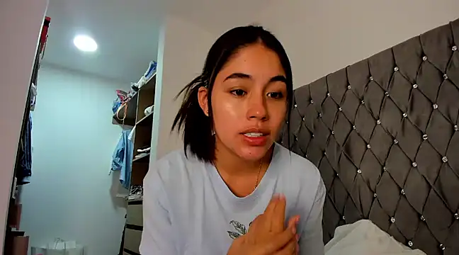 Snapshot of AriaMontgomery chatting on 20, 12, 2024 AriaMontgomery online show from 20, 12, 2024