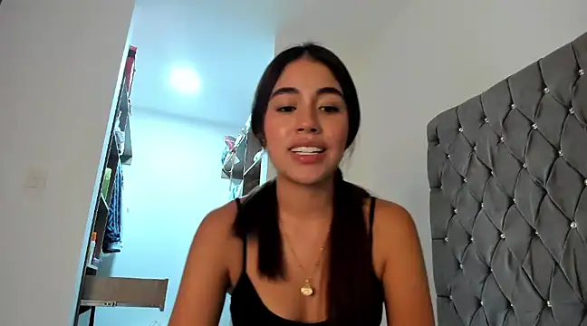 Snapshot of AriaMontgomery chatting on 20, 12, 2024 AriaMontgomery online show from 20, 12, 2024