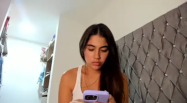 Snapshot of AriaMontgomery chatting on 21, 12, 2024 AriaMontgomery online show from 21, 12, 2024